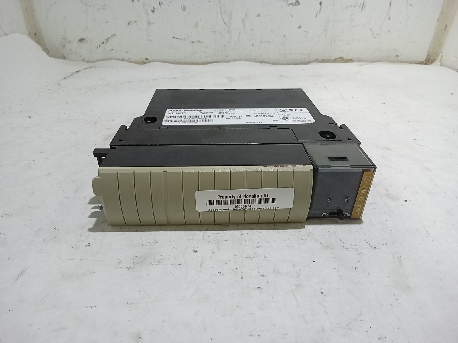 Allen Bradley 1756-OF8 SER. A ControlLogix Analog output (E7A2)