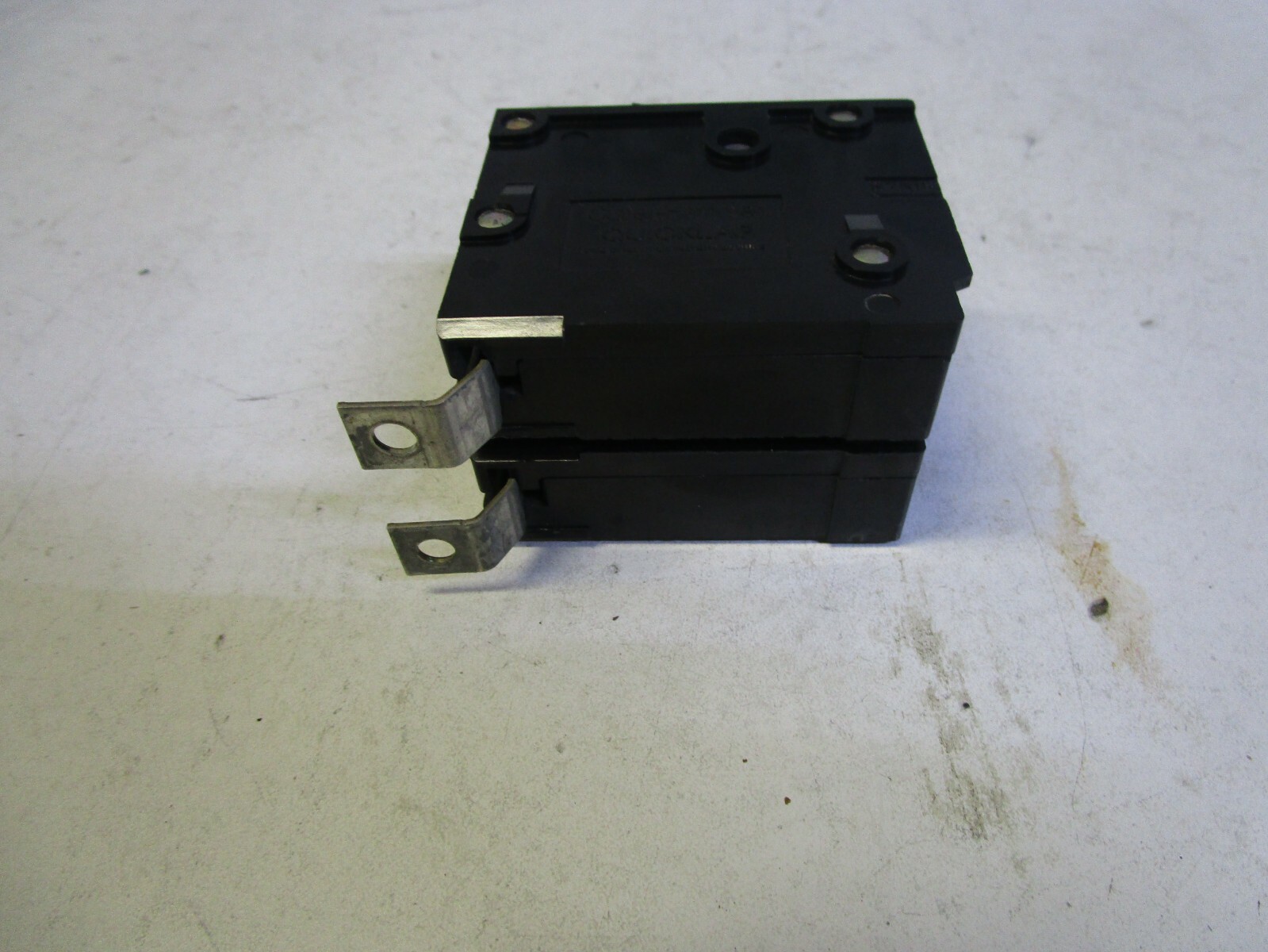 CUTLER HAMMER UNKNOWN PART # 30A QUICKLAG 2-POLE CIRCUIT BREAKER – FREE SHIPPING