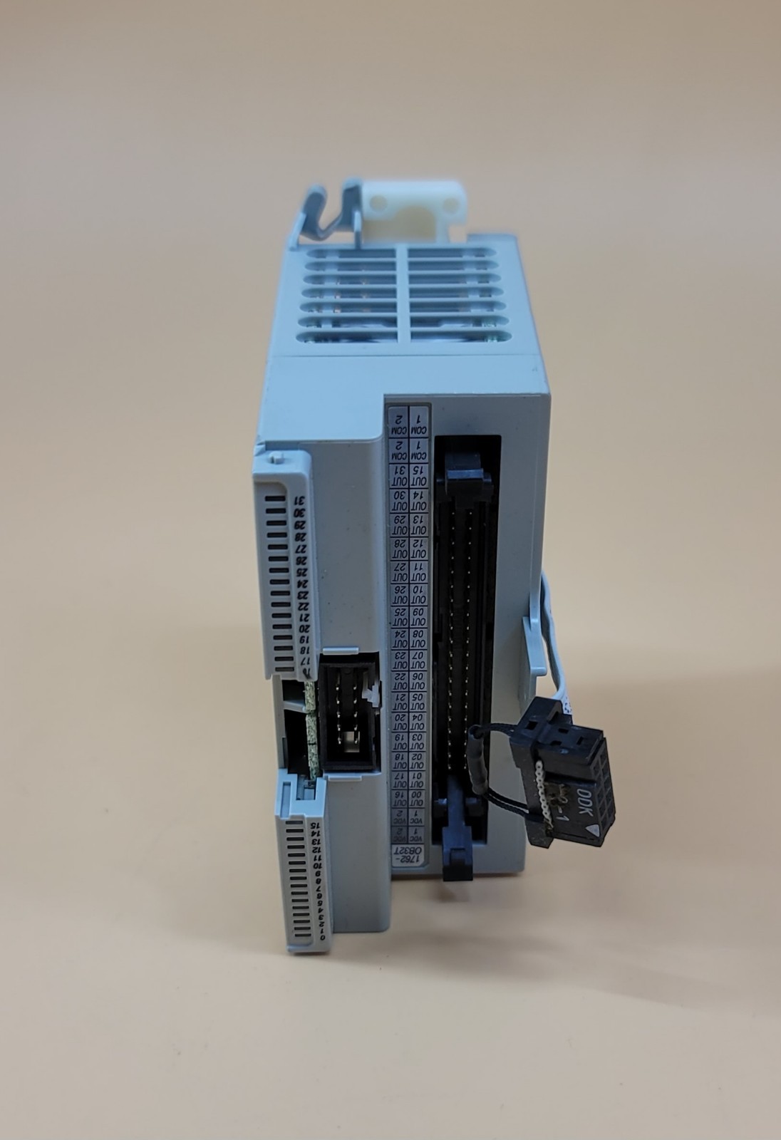 Allen Bradley 1762-OB32T Series Micro Logix