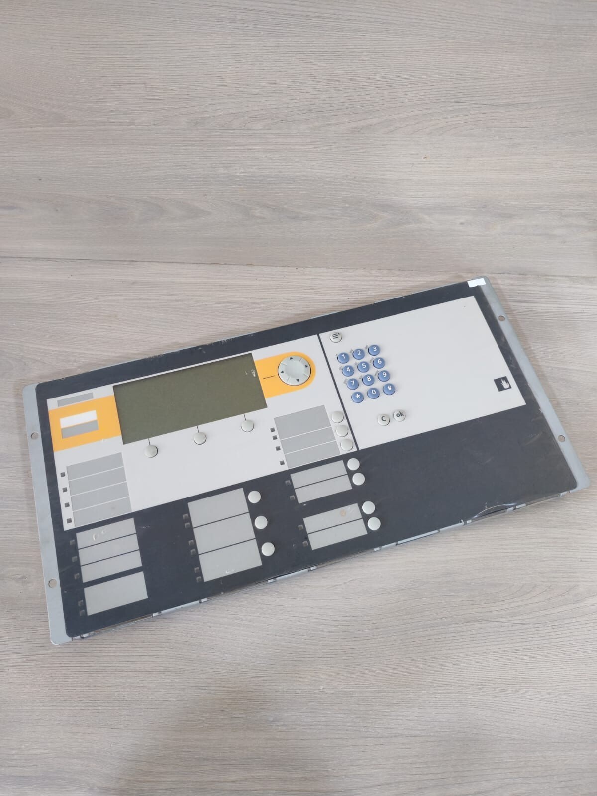 SIEMENS FCM2018-U3 P/N S54400-C40-A2 FIRE ALARM OPERATOR INTERFACE PANEL