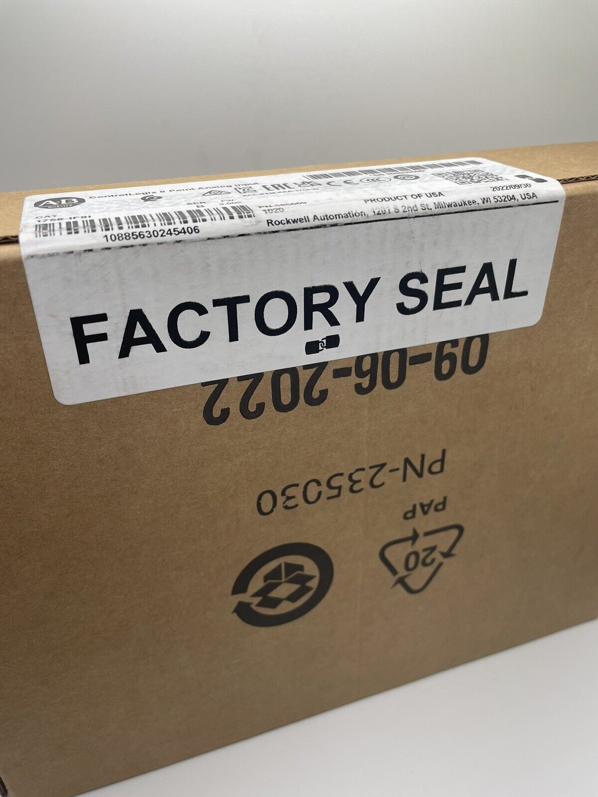 New Sealed Allen Bradley 1756-IF8I /A Isolated Analog Input Module Free Shipping