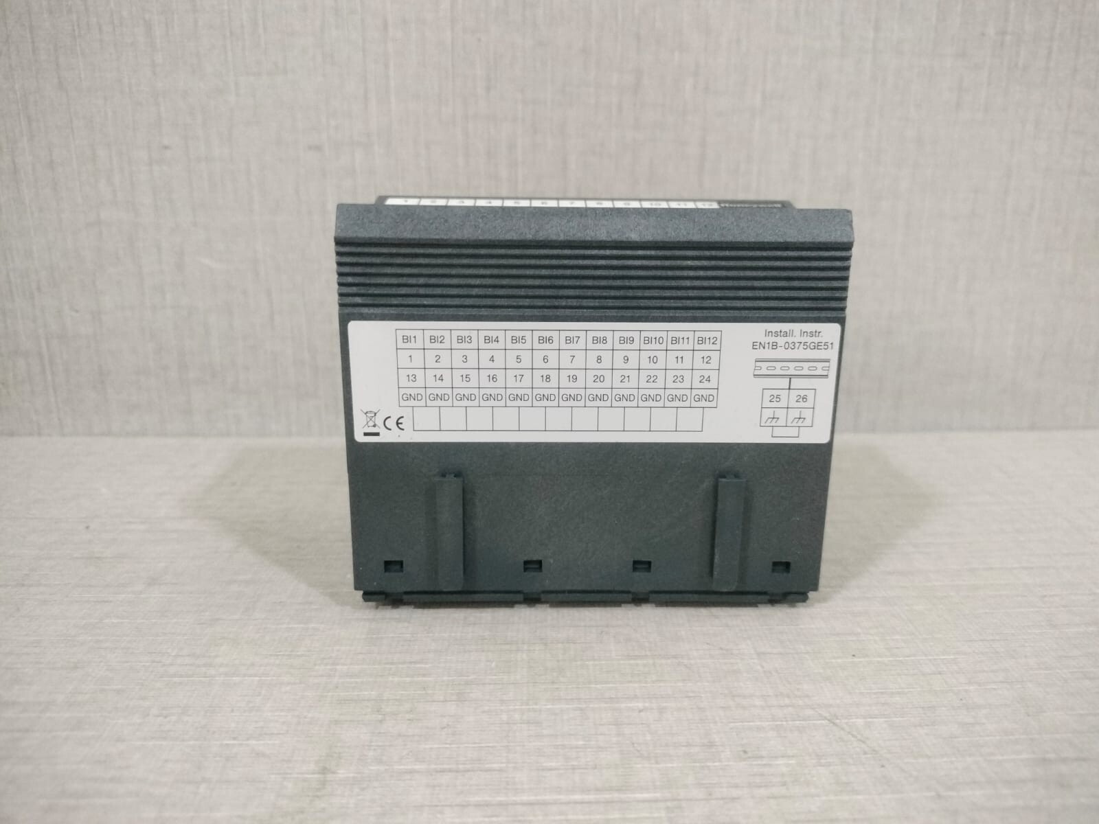 Honeywell XFL823A Distributed I/O 12 Digital Input Module W/ FILTHY & BROKEN BOX