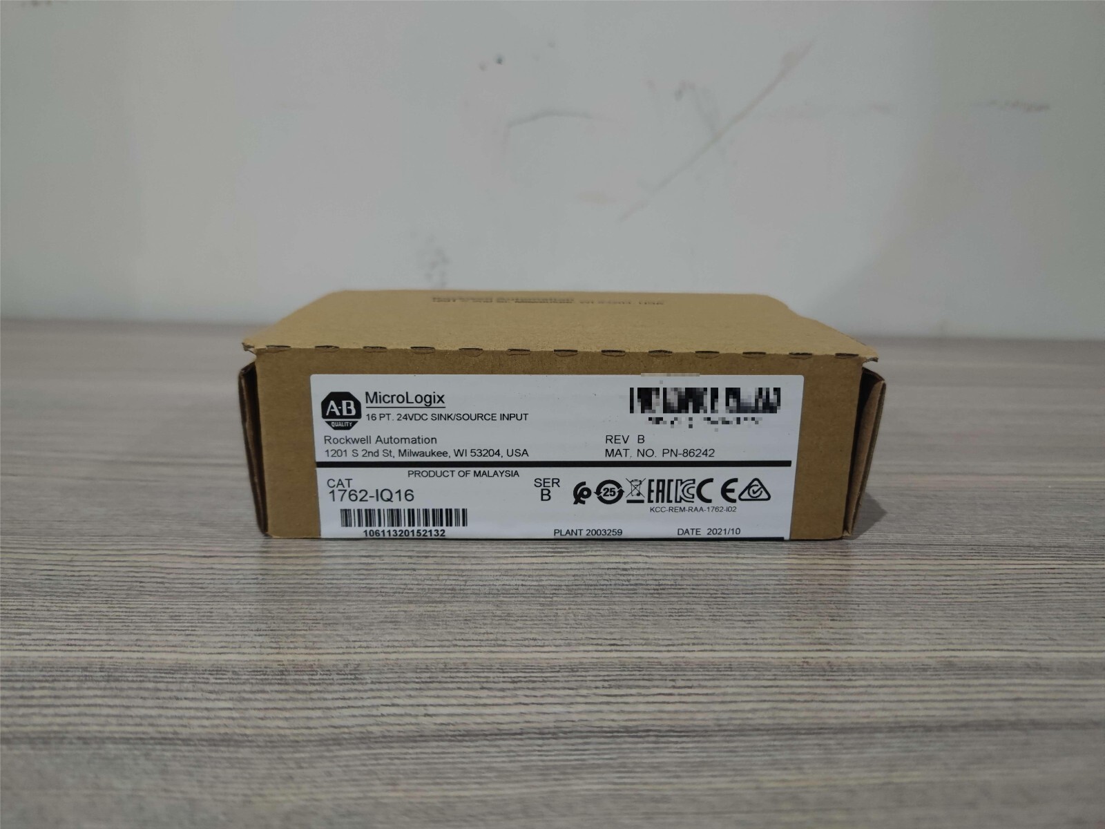 New Factory Sealed Allen-Bradley 1762-IQ16 SER B MicroLogix 24VDC Input Module