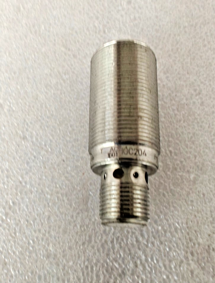 IGC204 IFM Effector Inductive Proximity Sensor