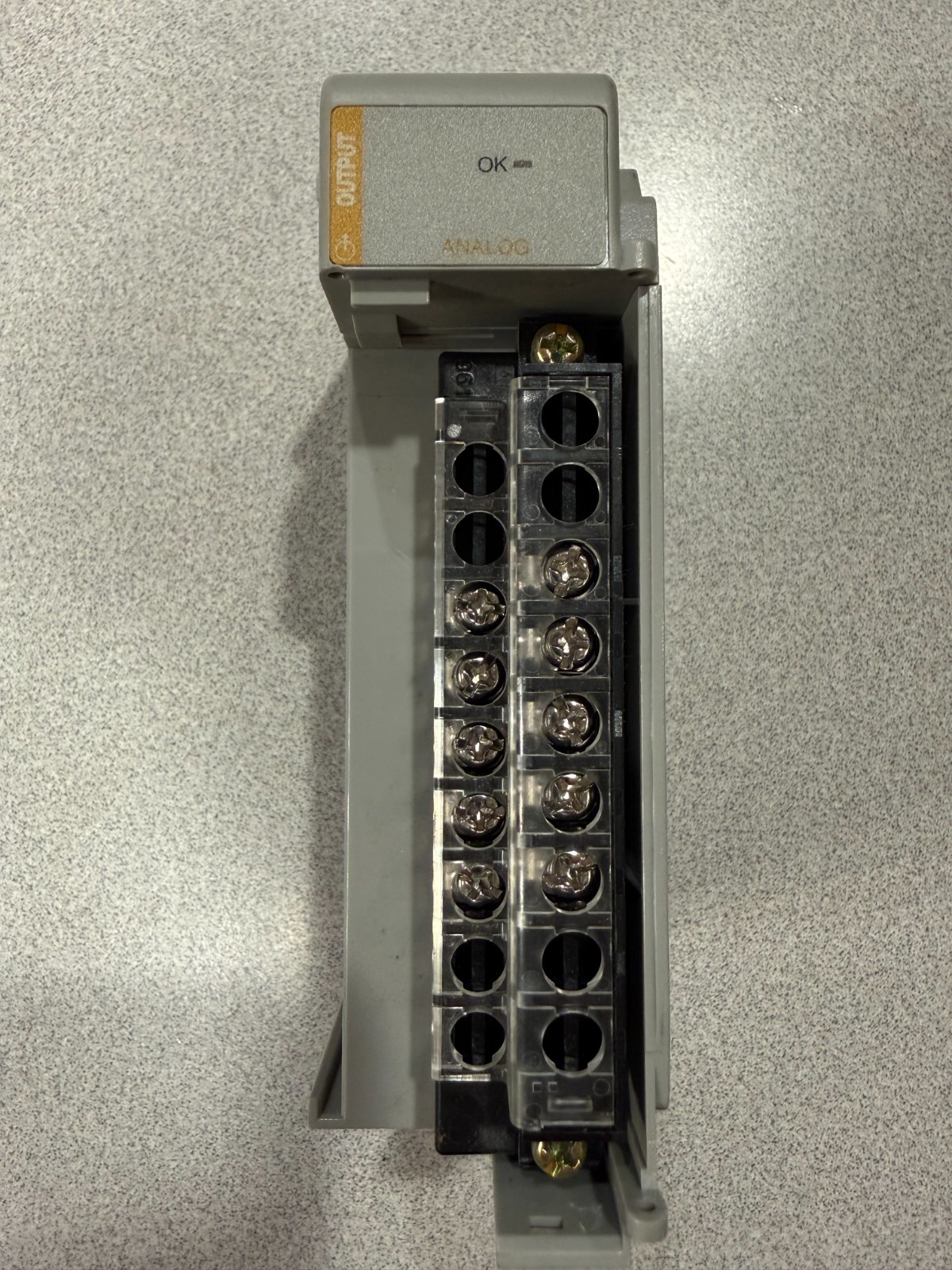 Allen-Bradley 1769-OF2 PLC Output Module SN 6N5BB3IO