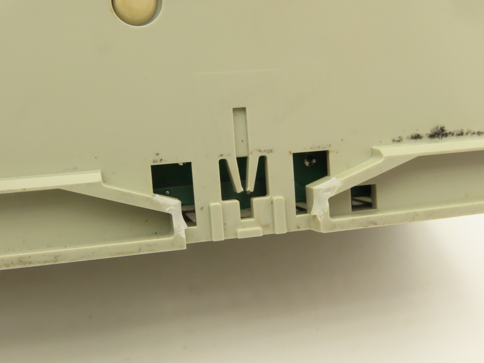 Allen Bradley 1761-L32AWA MicroLogix 1000 PLC Controller 100-240VAC Series E