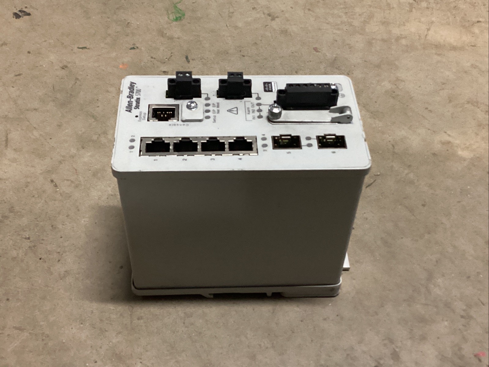 Refurbish Allen Bradley Stratix 5700 Ethernet Managed Switch, CAT: 1783-BMS06SL