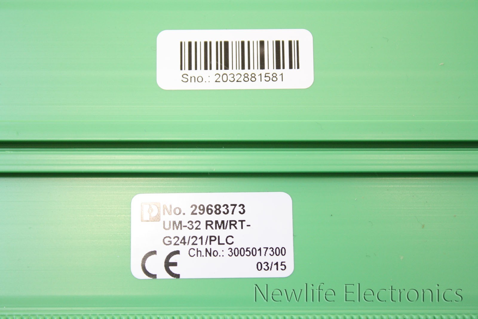 New Phoenix Contact UM-32 RM/RT-G24/21/PLC Active Module 2968373