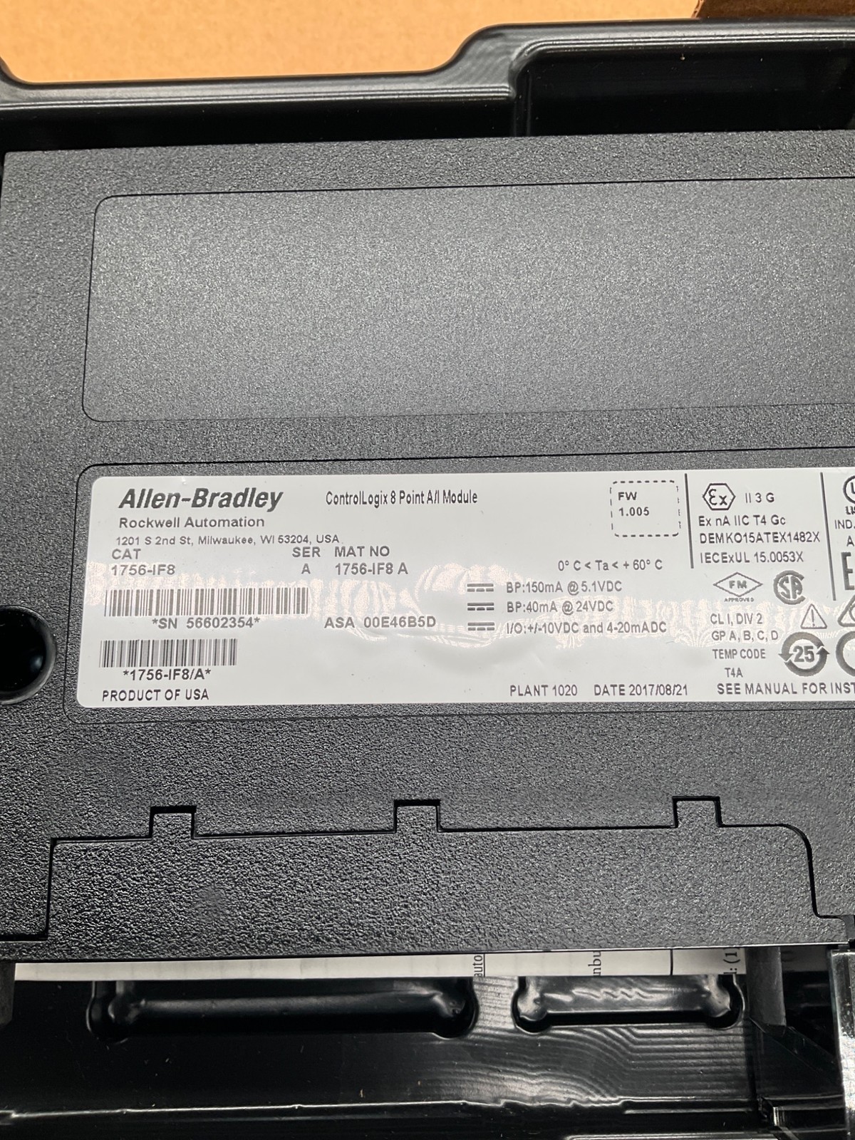ALLEN-BRADLEY 1756-IF8 Analog Input Module Series A NEW
