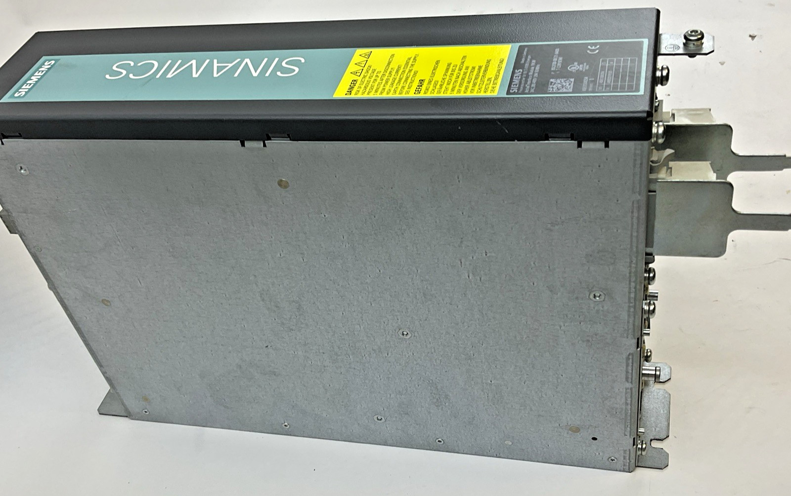 SIEMENS 6SL3100-0BE21-6AB0 VER.B ACTIVE INTERFACE MODULE 16KW 480V 26A 50/60HZ
