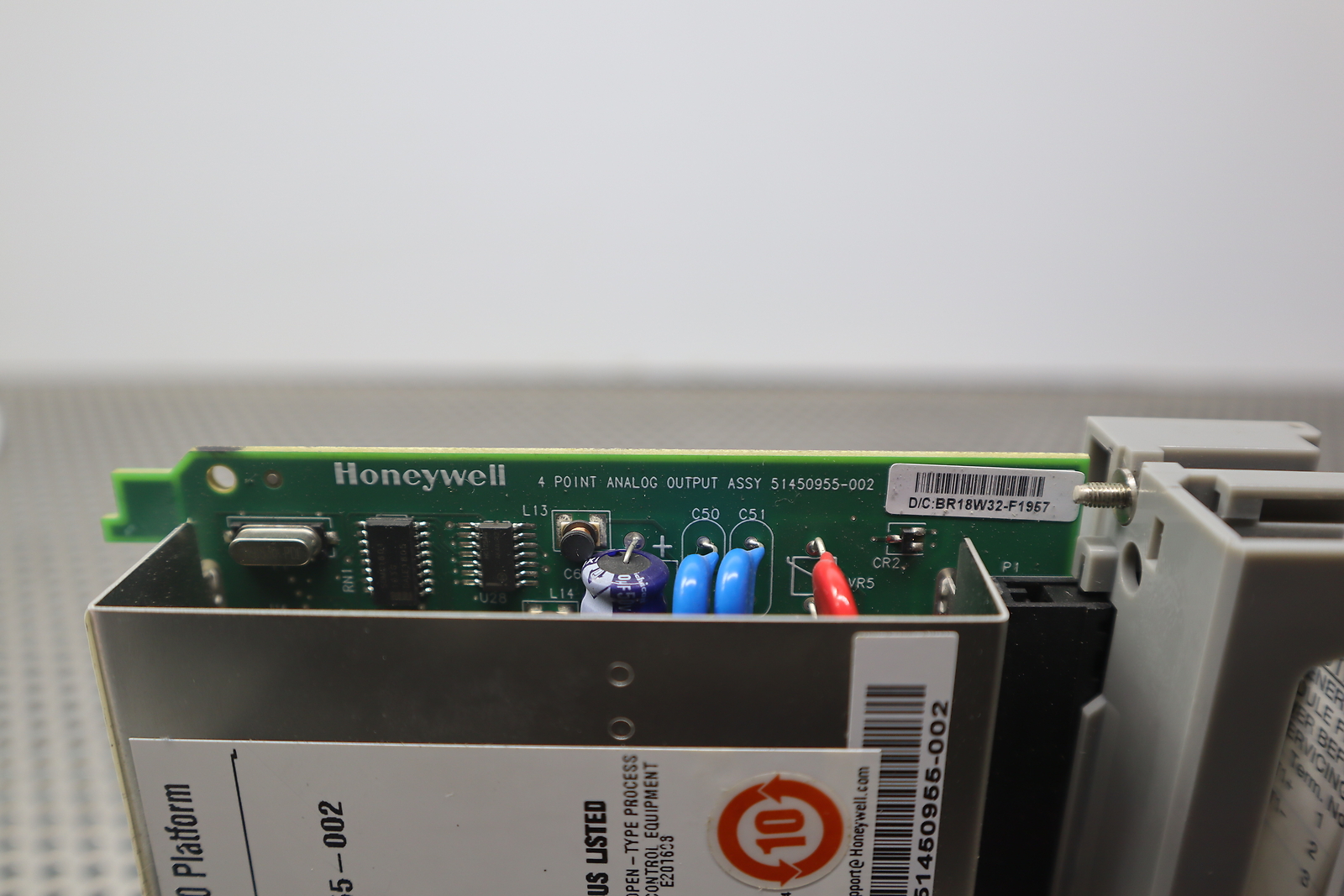 Honeywell 900B01-0301 Analog Output Module 4PT Used With Warranty See All Pics
