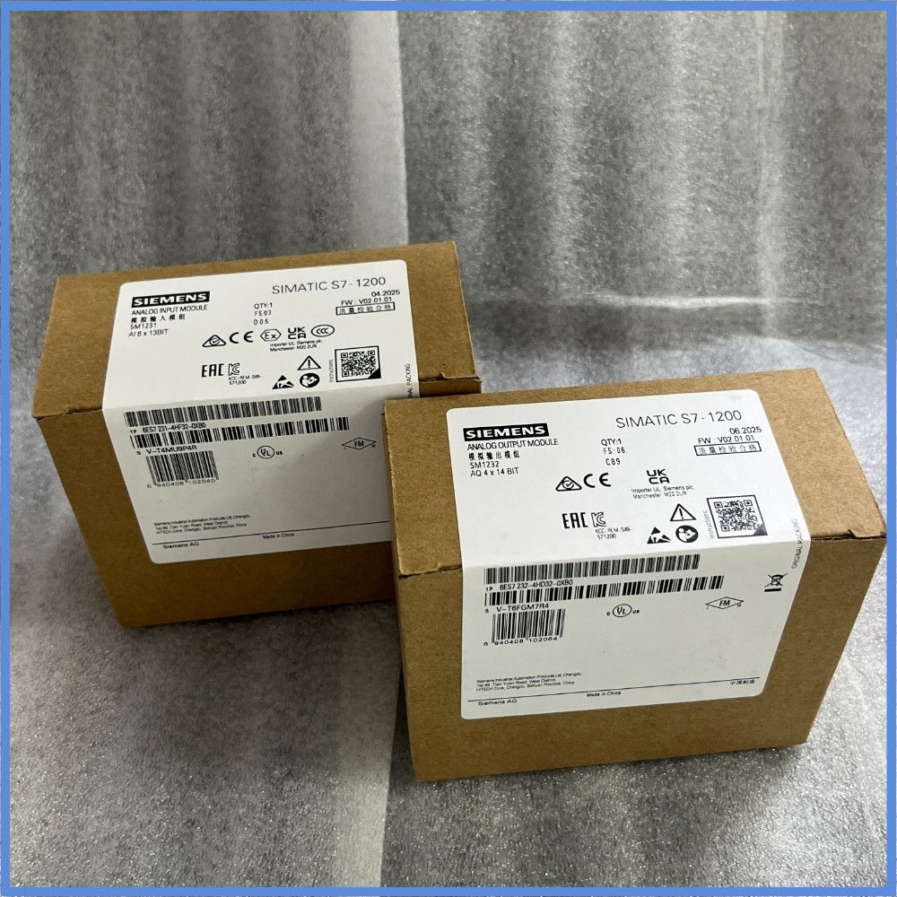 New in box ANALOG OUTPUT MODULE 6ES7231-4HF32-0XB0 6ES7 232-4HD32-0XB0 Siemens