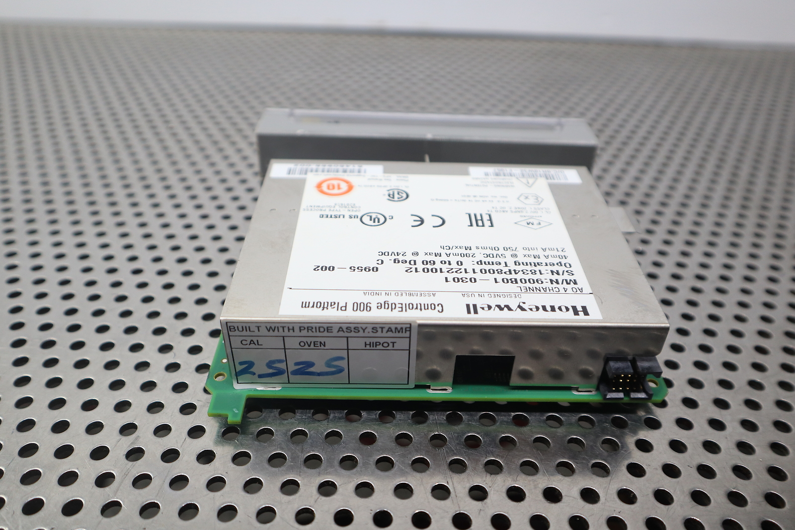 Honeywell 900B01-0301 Analog Output Module 4PT Used With Warranty See All Pics