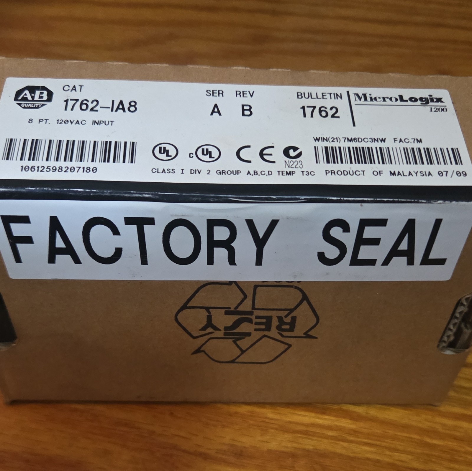 Allen-Bradley 1762-IA8 MicroLogix 1200 Digital PLC Input Module 8 Pt 120VAC