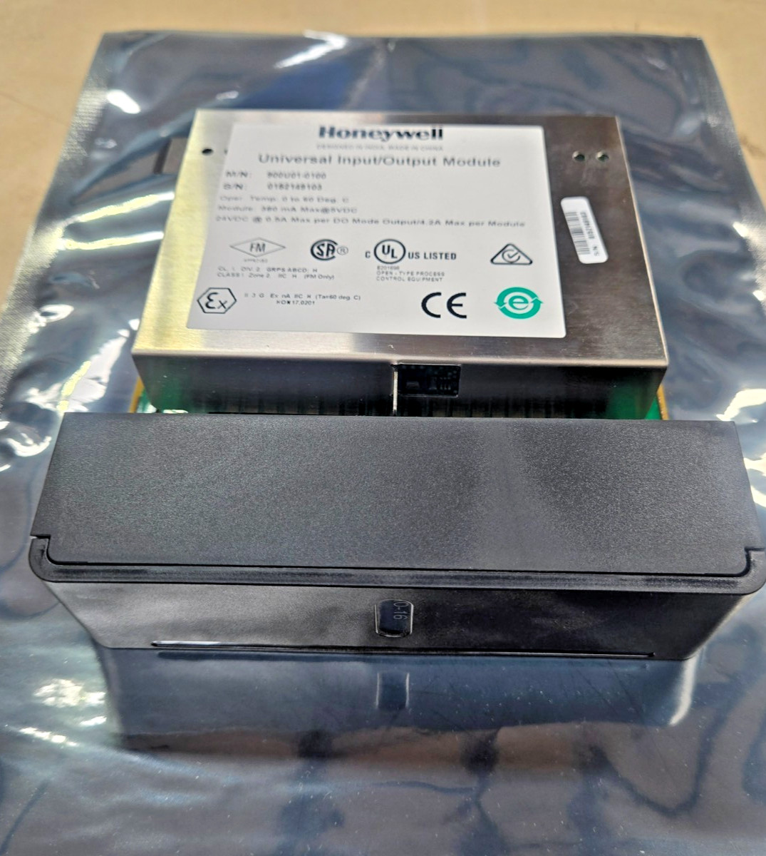 Honeywell 900U01-0100 PLC UNIVERSAL I/O MODULE ControlEdge 900 Platform